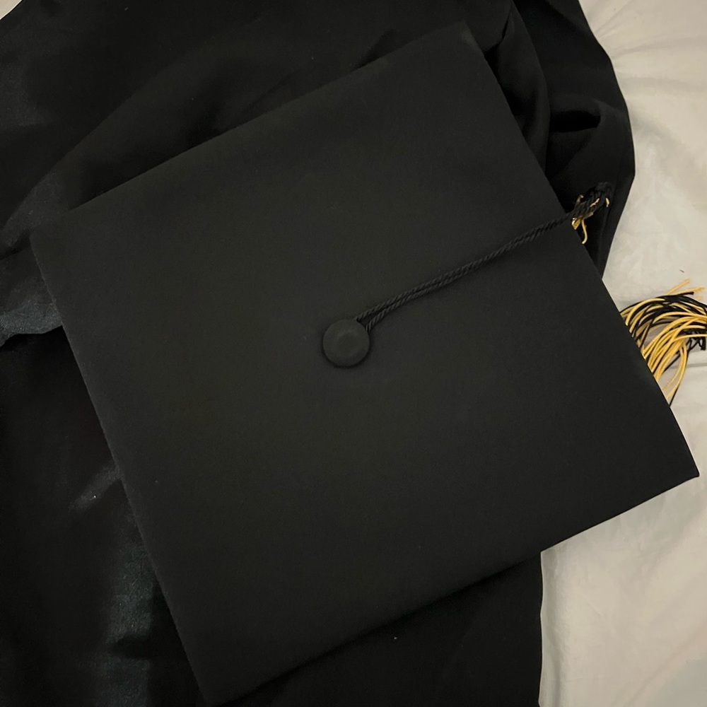 Black Cap and Gown Graduation Size Small/Medium (Unisex)